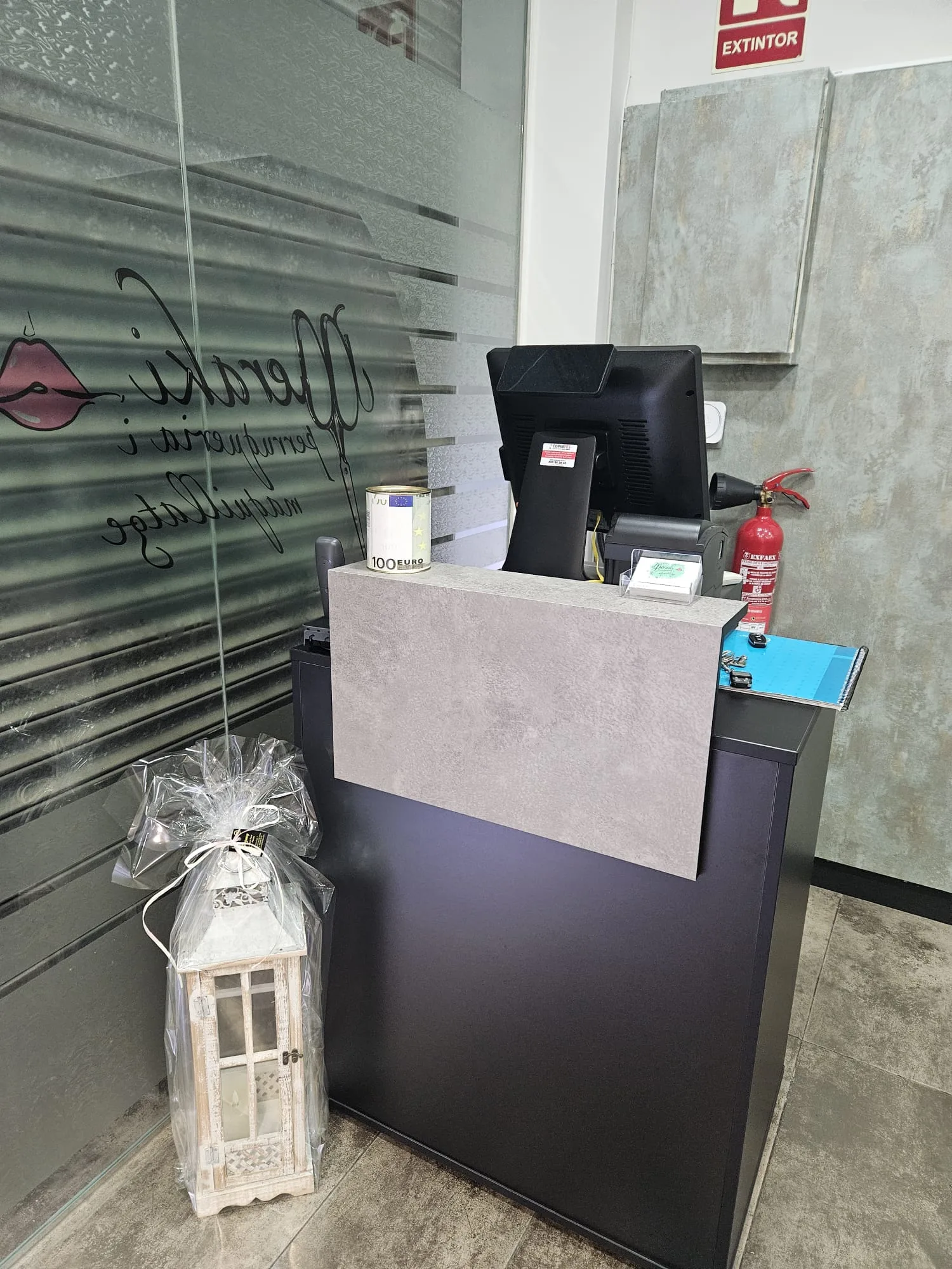 Recepción y atención al cliente