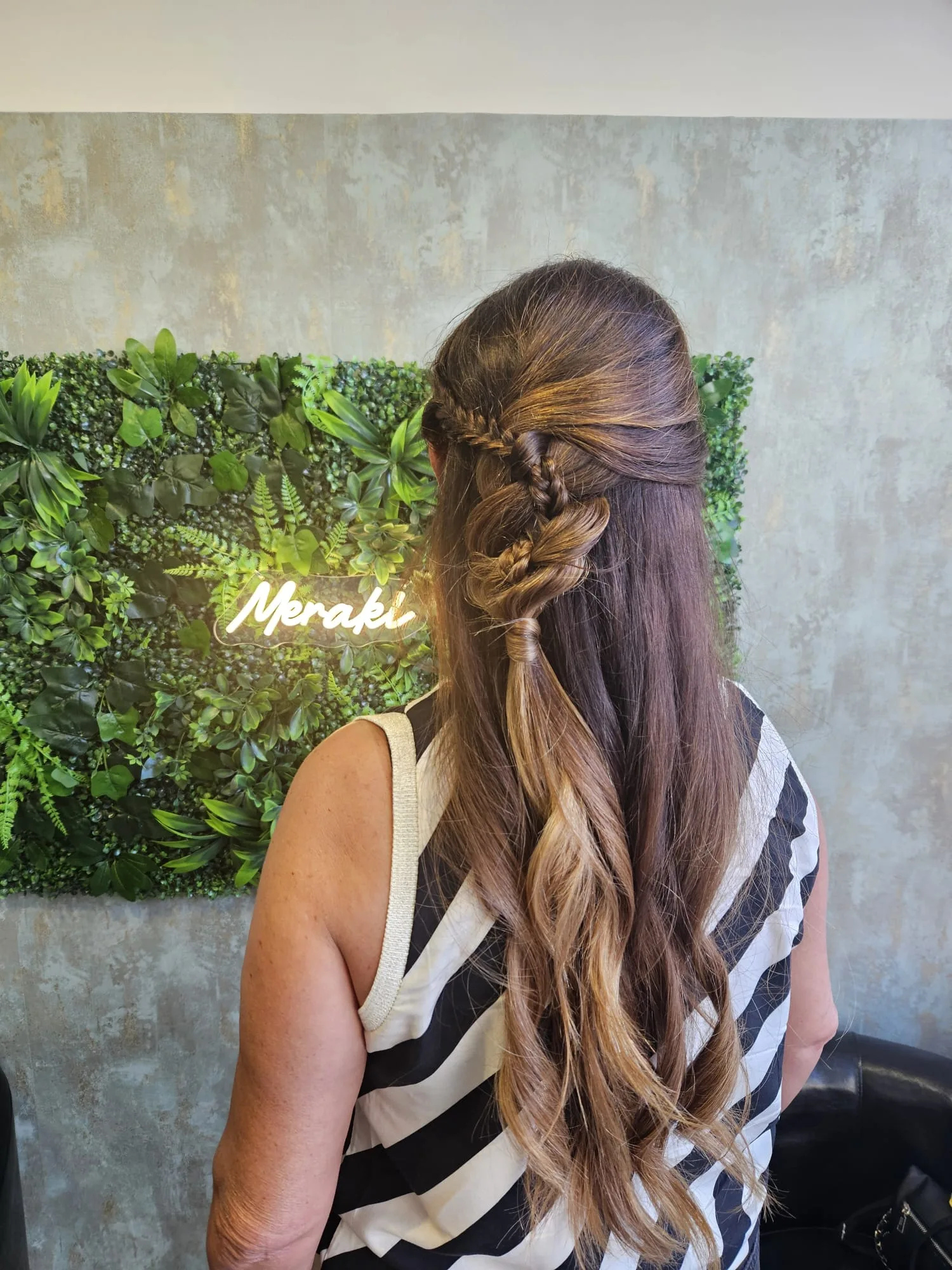 Semirecogido con trenza y ondas