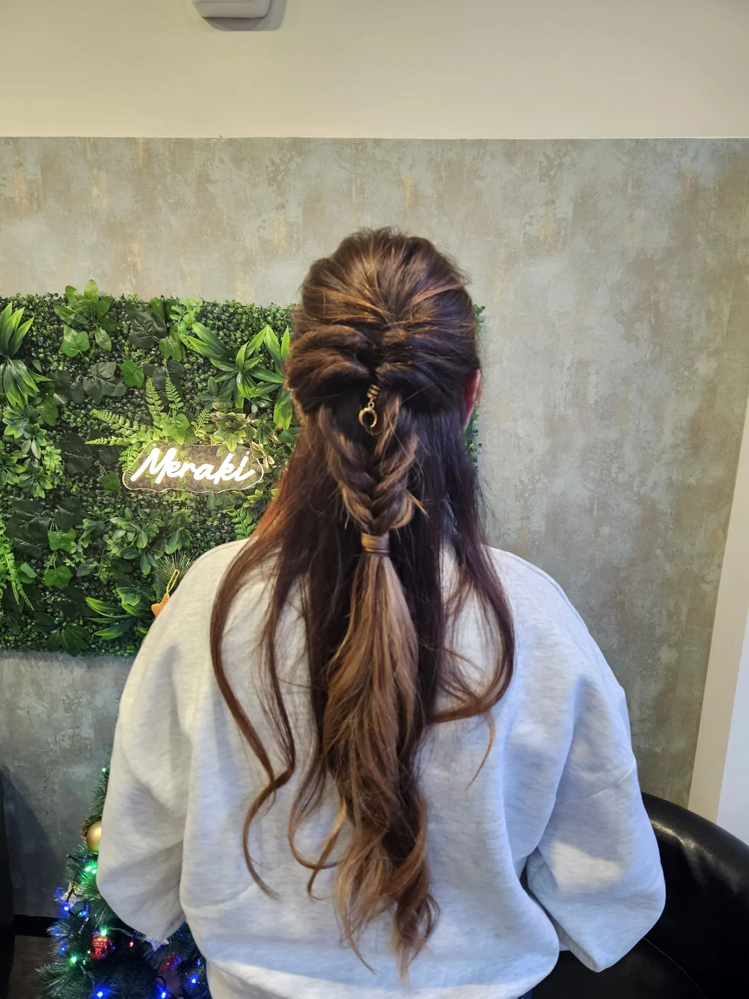 Trenza espina de pez con ondas largas